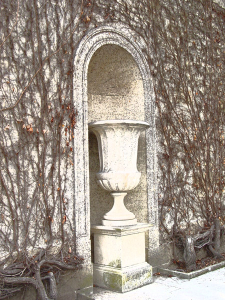 France bordeaux urn